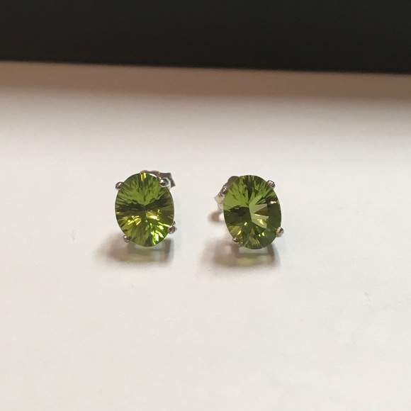 Jewelry - Oval Peridot 925 Sterling Silver Stud Earrings